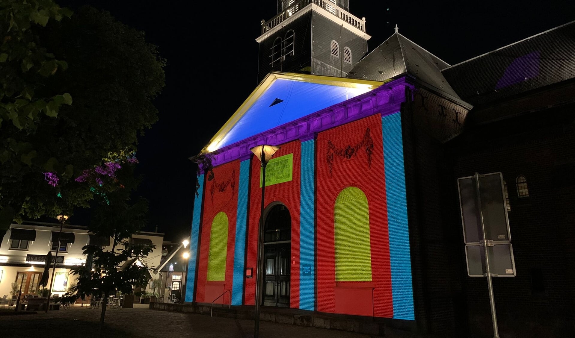 Open Monumentendag werd afgesloten met een muzikale lichtshow.