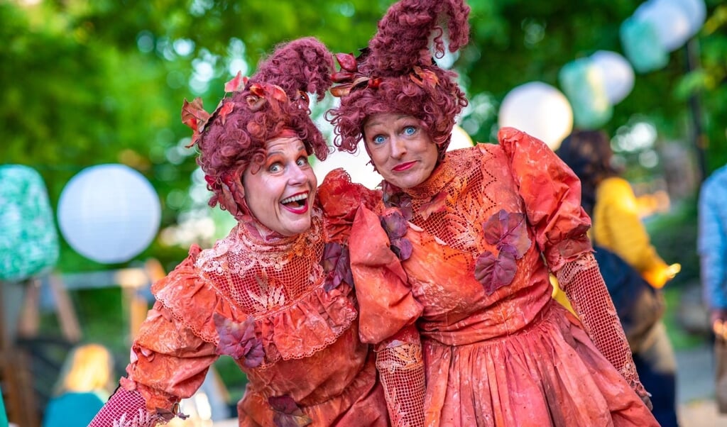 Volop straattheater zondag bij de braderie op Woonboulevard Almelo.