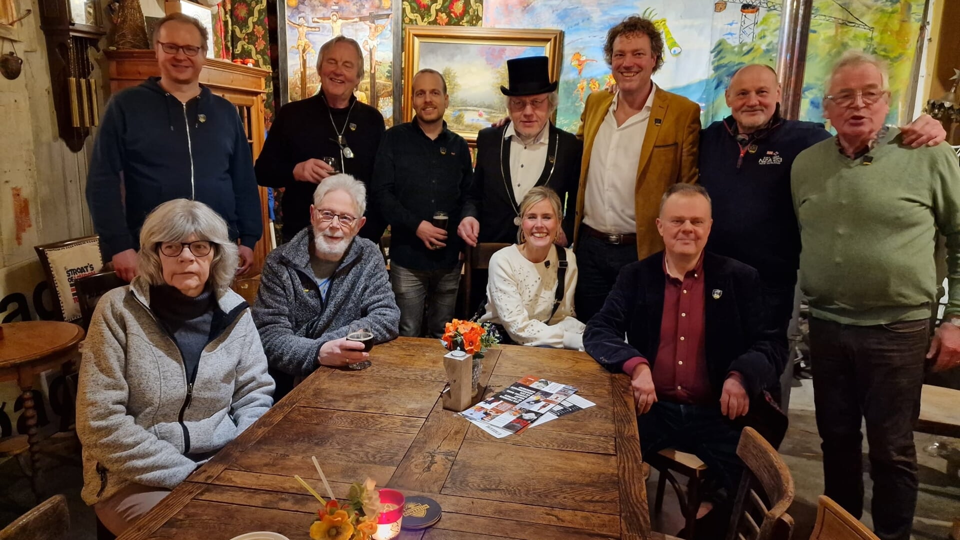 De initiatiefnemers destijds met de eerste Nachtburgemeester, Toon Brummelhuis