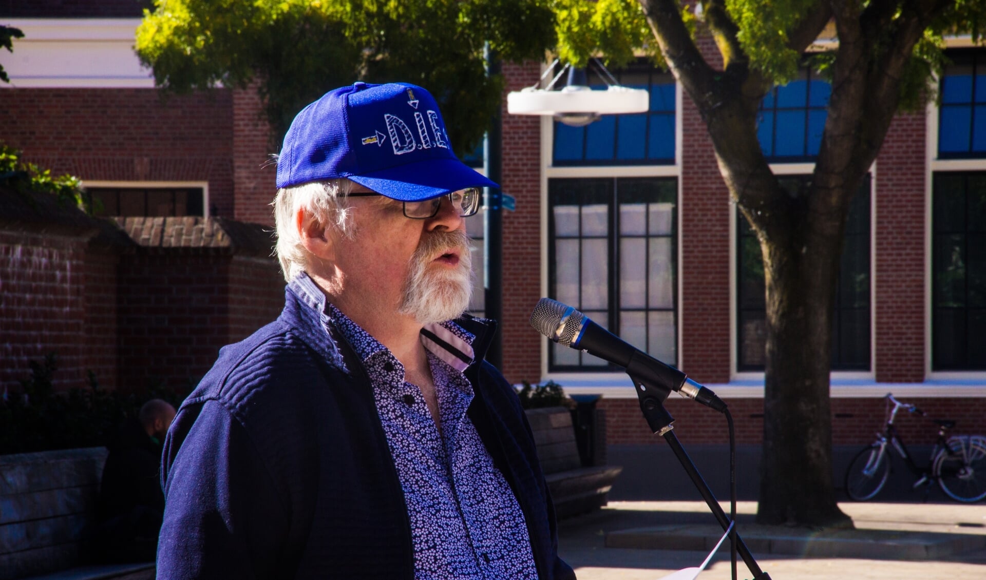 Bram Geerlings is genomineerd om stadsdichter te worden.