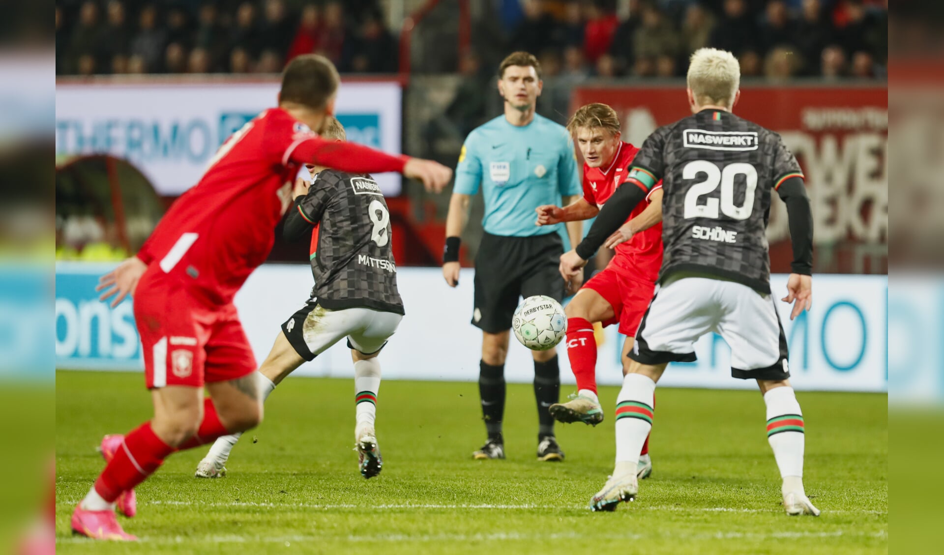 Sem Steijn scoorde tweemaal tegen NEC en kwam op 8 goals dit seizoen. (Foto: Bas Everhard)