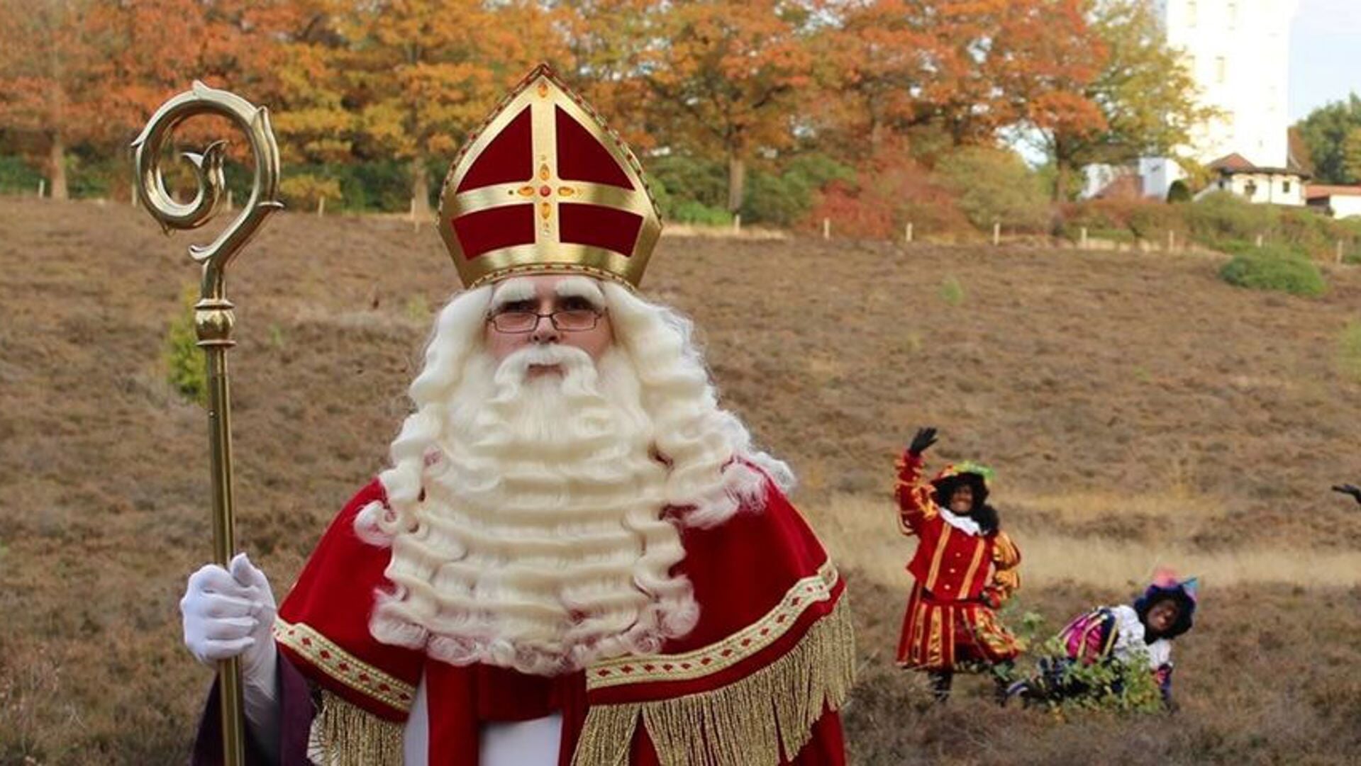 Sinterklaas en zijn Pieten genieten van de mooie natuur in onze gemeente.