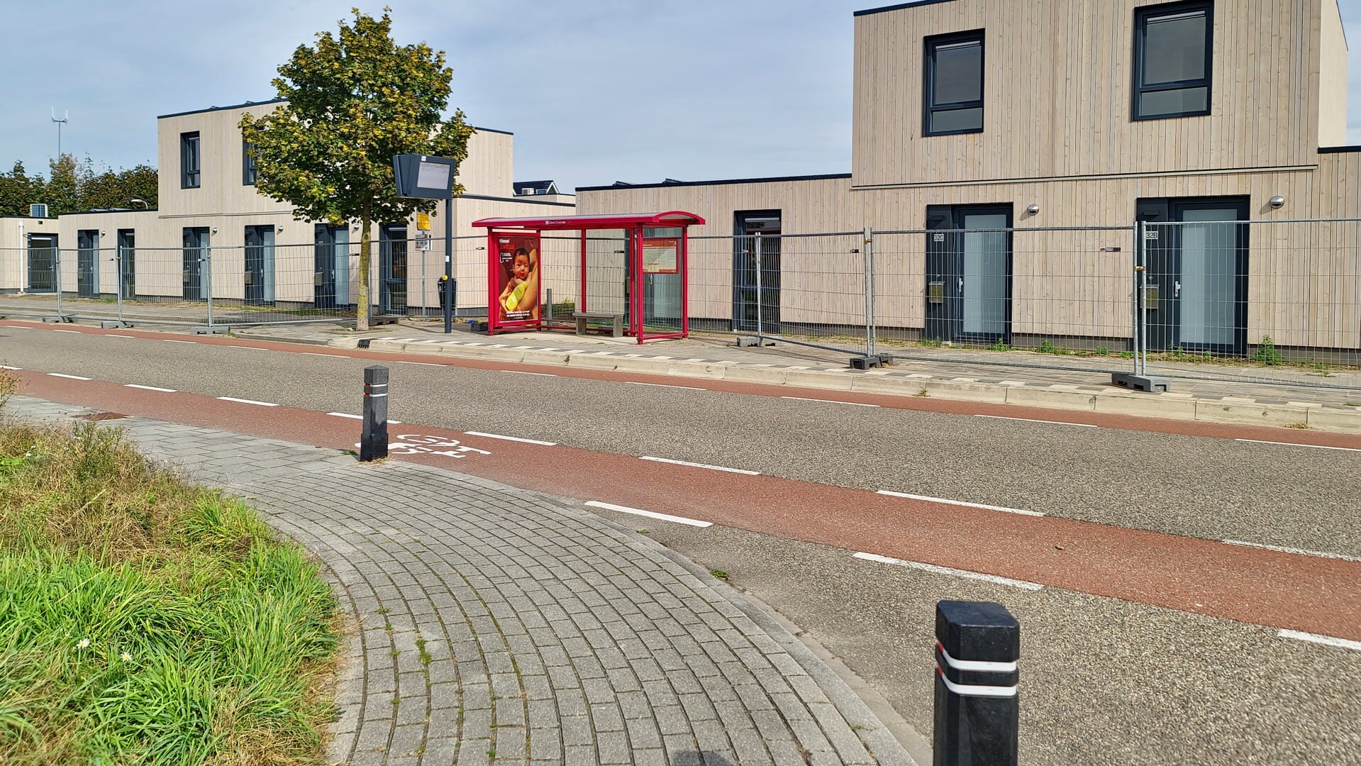 De gemeenteraad wil haast maken met de bouw van betaalbare woningen. De flexwoningen aan de Industriestraat staan nog steeds leeg, doordat omwonenden bezwaar hebben aangetekend.