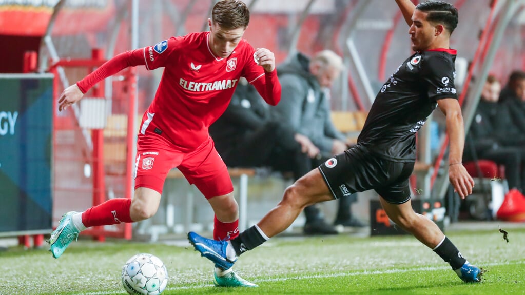 Daan Rots in actie tegen Excelsior. (Foto: Bas Everhard)