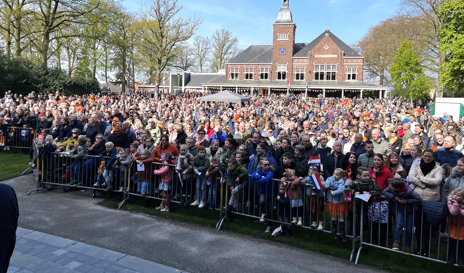 Massaal publiek Koningsdag Rijssen Al het nieuws uit Rijssen