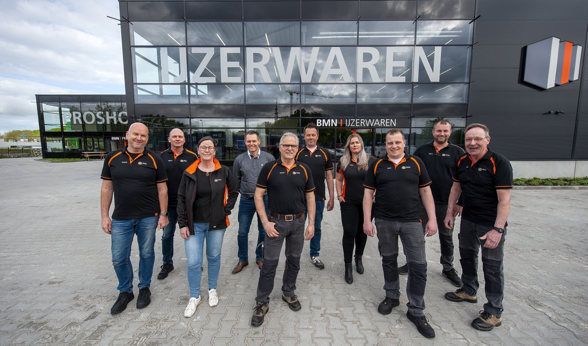 Het team van BMN IJzerwaren. (Foto: Robert Hoetink)