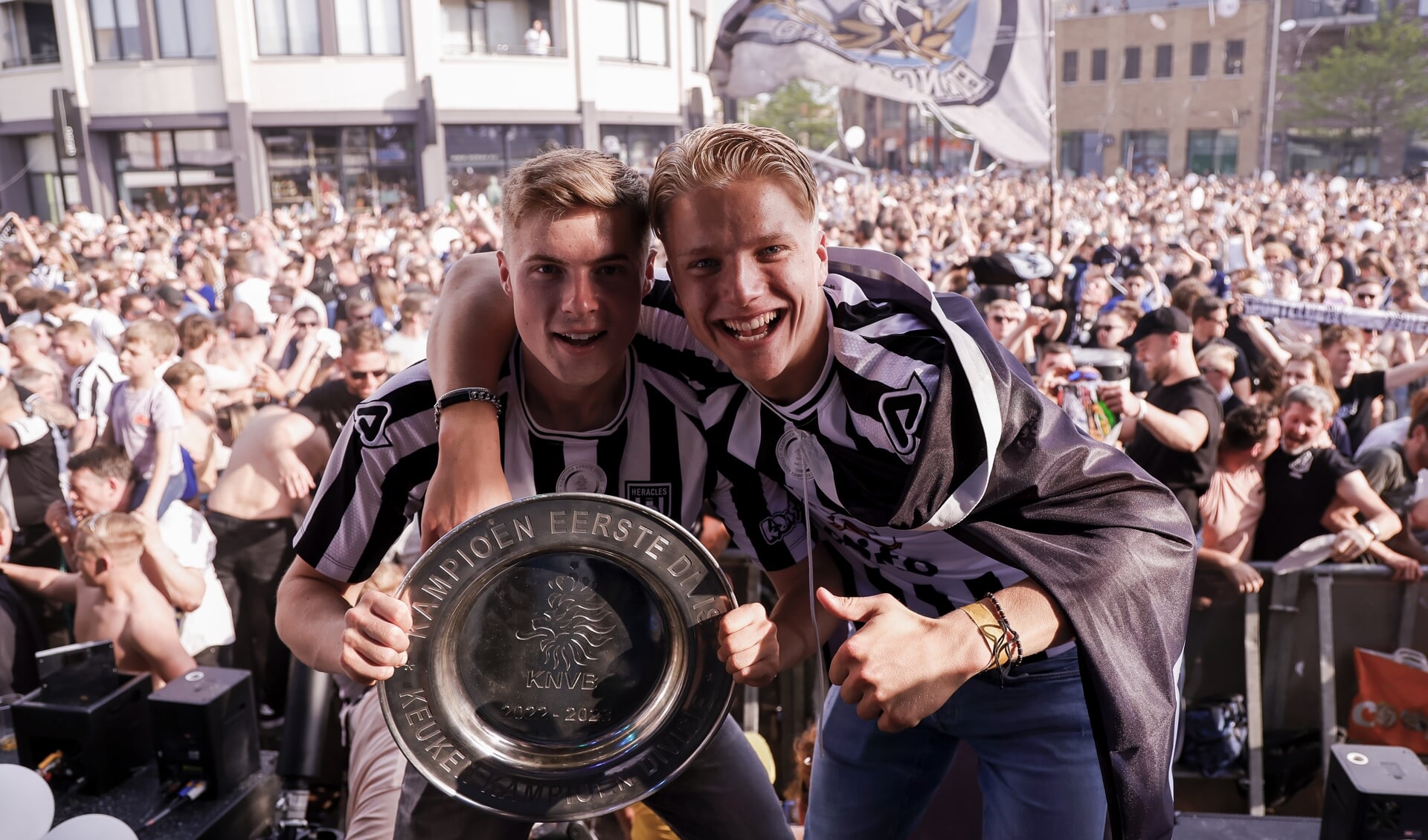 21-05-2023: Sport: Huldiging Heracles Almelo
ALMELO, NETHERLANDS - MAY 21: Emil Hansson (Heracles Almelo) and Chiel Olde Keizer (Heracles Almelo) during the match Huldiging Heracles Almelo and Marktplein Almelo at diverse locaties on May 21, 2023 in Almelo, Netherlands (Photo by Nesimages/Michael Bulder/NES Images)