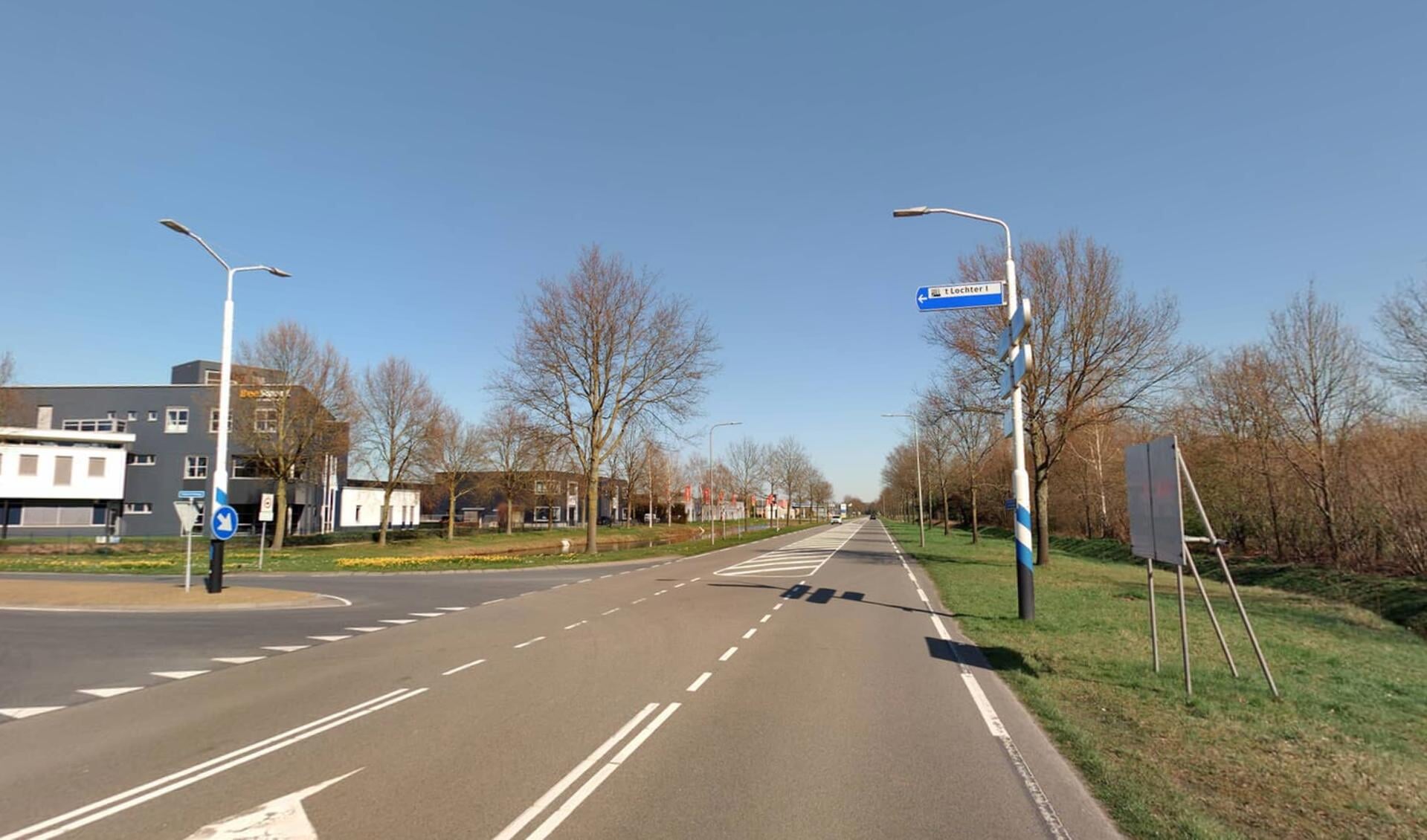 Om ervoor te zorgen dat de bereikbaarheid en de verkeersveiligheid ook in de toekomst op niveau blijft, pleegt de gemeente Hellendoorn groot onderhoud aan de Burgemeester H. Boersingel.