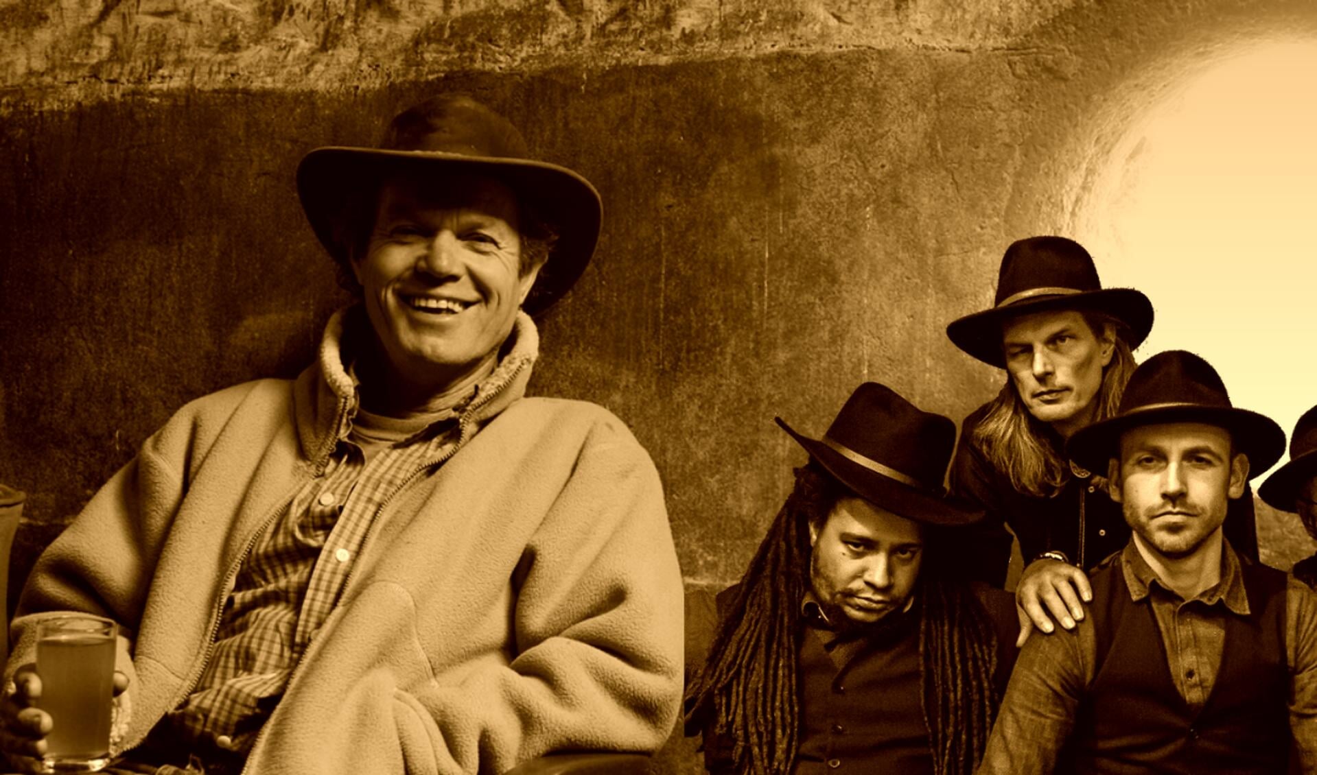Chris Jagger, ja de broer van Mick, komt naar Kulturhus Borne. Het is een van de voorstellingen die op stapel staan in "De Geluksfabriek" .