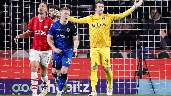 Doelman Michael Brouwer van Heracles Almelo hield PSV van een grotere score af. (Foto: Michael Bulder/NES Images)