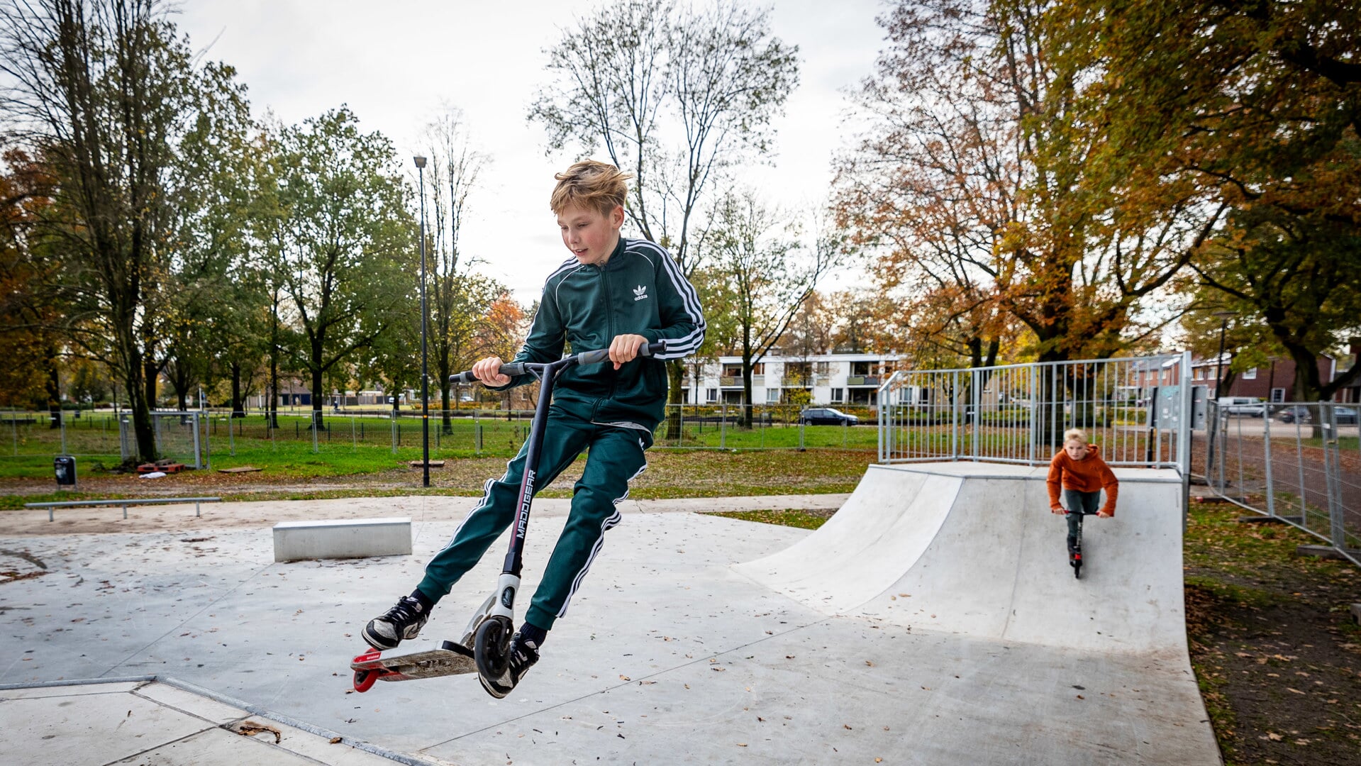 Het nieuwe urban skatepark in het Blokkenpark is bijna klaar, maar is al in gebruik genomen. (Foto: Wouter de Wilde | DE WILDE MEDIA)