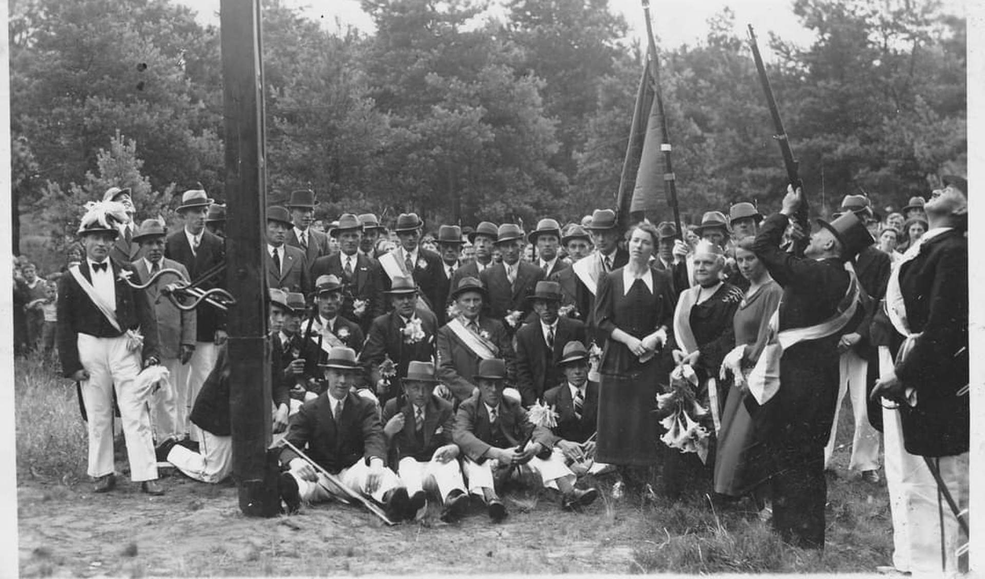 Historische foto van schuttersvereniging St. Märten uit 1936.