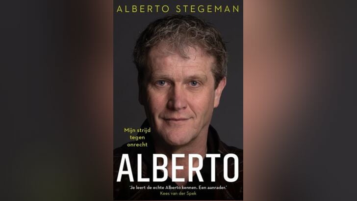 Het boek van Alberto Stegeman, dat 28 mei uitkomt, is verkrijgbaar bij de lezing. 