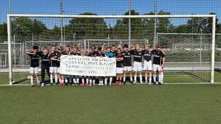 Het enthousiaste elftal.