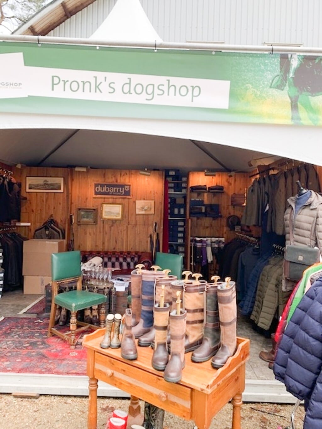 Pronk's Dogshop is present in Boekelo.