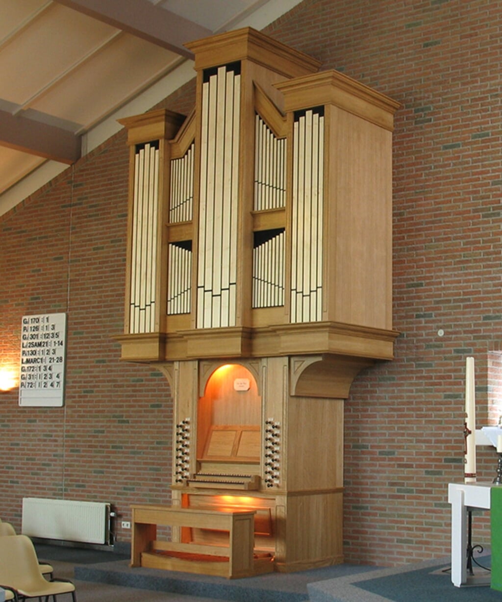 RIJSSEN - Het orgel in de Open Hof-kerk. 