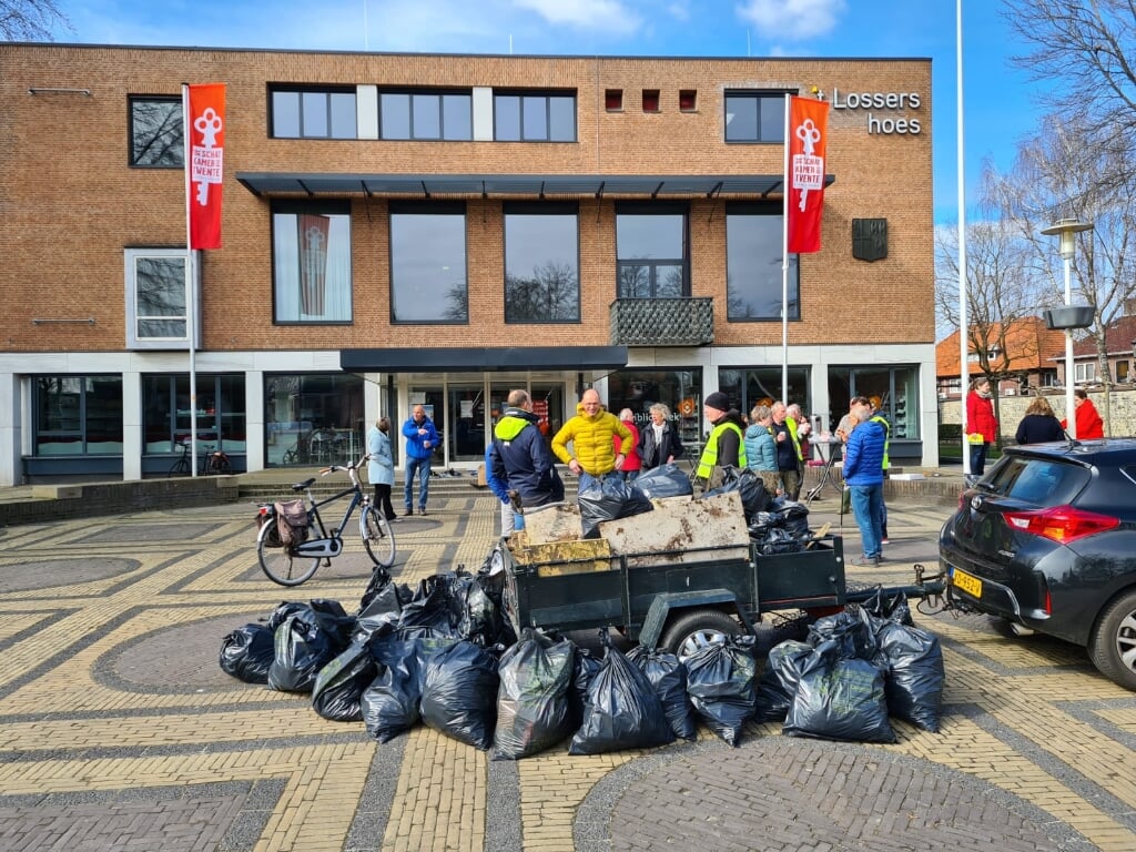 In heel Twente worden weer opruimacties gehouden om zwerfafval uit de openbare ruimte te halen.