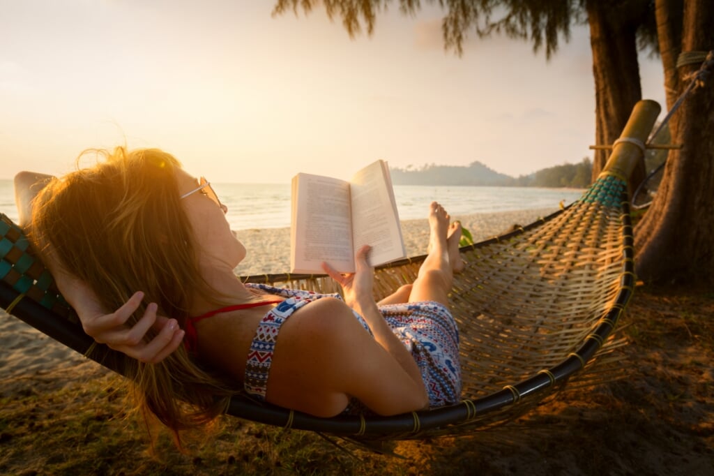 Lezen in de vakantie is goed voor de taalontwikkeling van jonge kinderen - en gewoon leuk voor ons volwassenen!