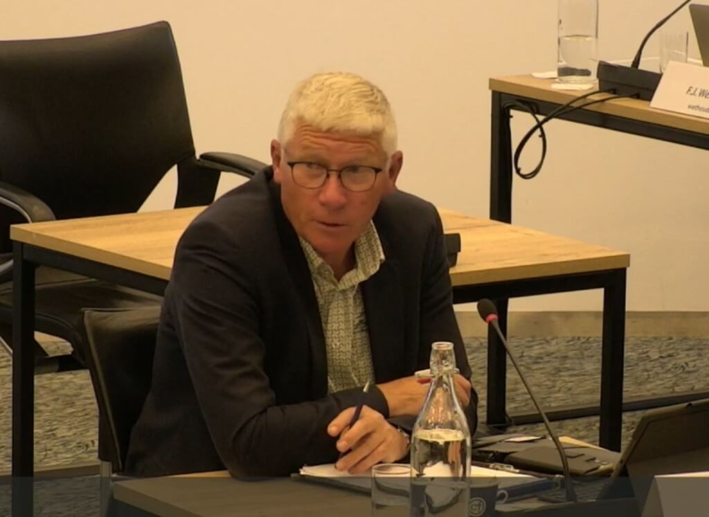 RIJSSEN - Jan Berkhoff (CU) vraagt aandacht voor de ouderen. 