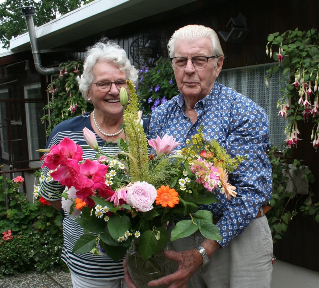 Het echtpaar Borghuis-Nordkamp in Oldenzaal vierde afgelopen week hun 60-jarig huwelijksjubileum.