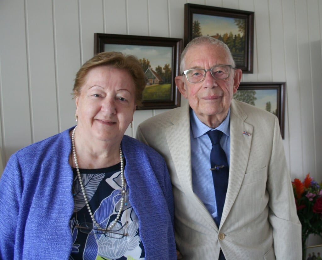 Het echtpaar Valkema-Kramer uit Oldenzaal vierde afgelopen week hun 60-jarig huwelijksjubileum.