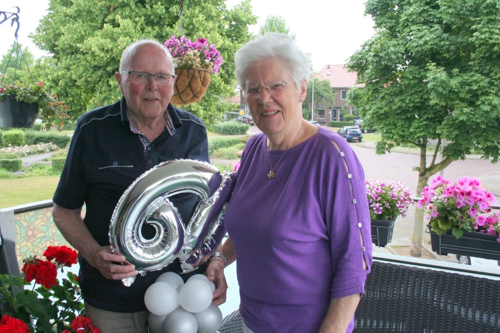 Het Losserse echtpaar Van Assen vierde deze week hun 60-jarig huwelijk. (Tekst/foto: Martin Meijerink)