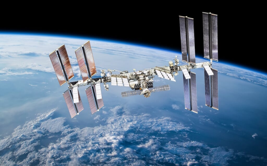 Het internationale ruimtestation is goed vanaf de aarde te zien. André Kuipers logeerde er van december 2011 tot juli 2012.