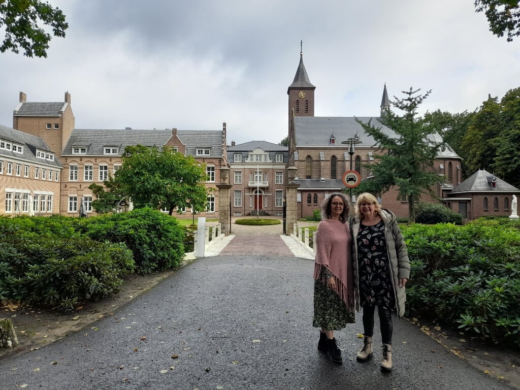 Monique van der Woning en Marianne Olink geven een transformatieweekend.