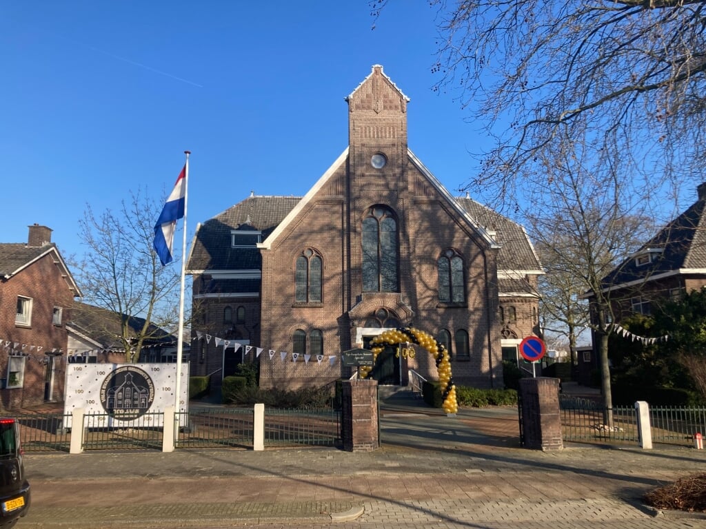 De Vrije Evangelische Gemeente in Nijverdal: er is terugloop, maar men is toch optimistisch over de toekomst van de kerk.