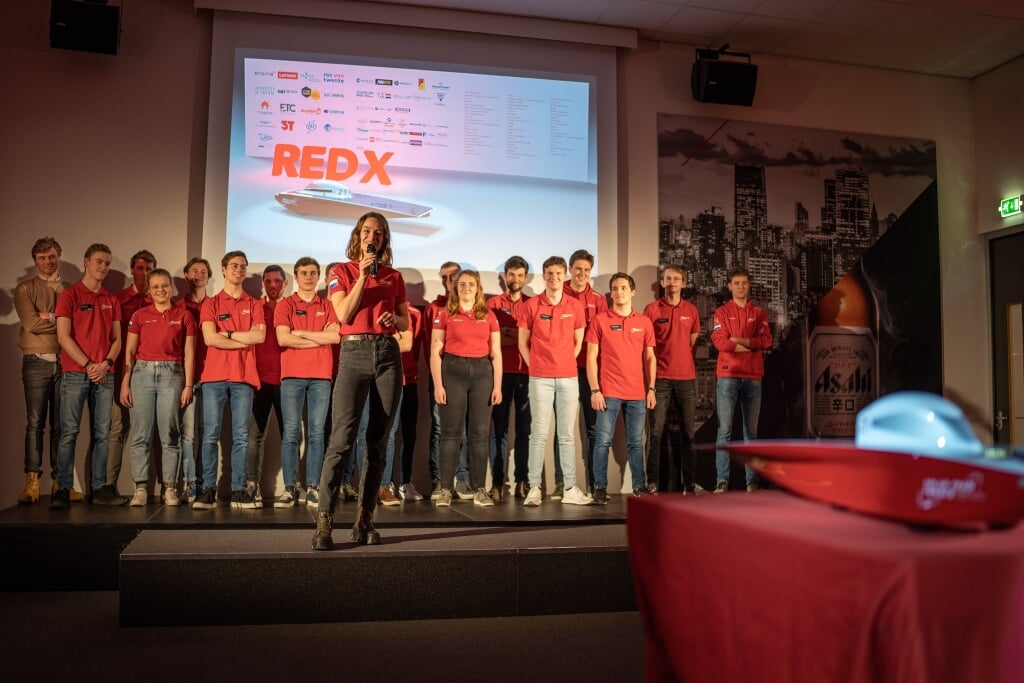 Solar Team Twente presenteert de nieuwe zonneauto de RED X