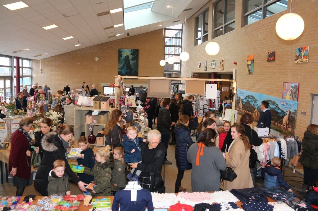 In de aula van de Fruytierscholengemeenschap mag weer een verkoopdag worden gehouden, net als enkele jaren geleden.