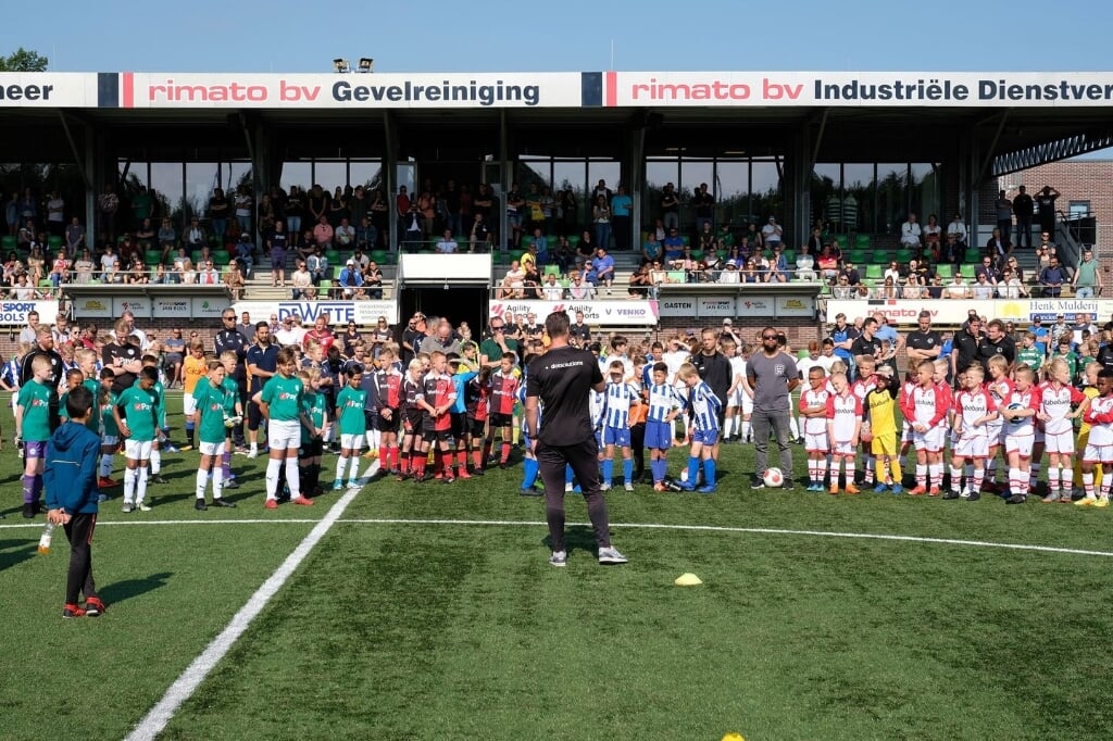 De Huys Talent Cup is voor top hoofdklasse teams en daardoor is het een van de meest gewilde jeugdvoetbal evenementen van het jaar. 