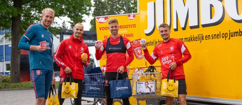 De FC Twente Zuivelhoeve-producten zijn vanaf nu te koop bij 25 regionale Jumbo supermarkten.
