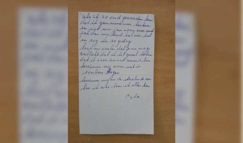 Een deel van het handgeschreven gedicht door de 96-jarige moeder van Kees Smetsers.   