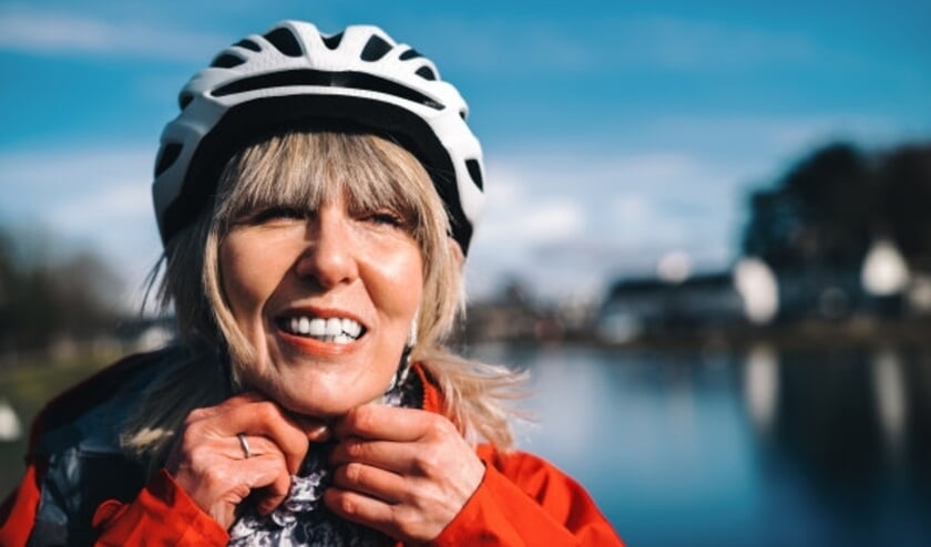 <p>Veilig Verkeer Nederland (VVN) moedigt het vrijwillig dragen van een fietshelm aan, zeker op een e-bike.&nbsp;</p>  