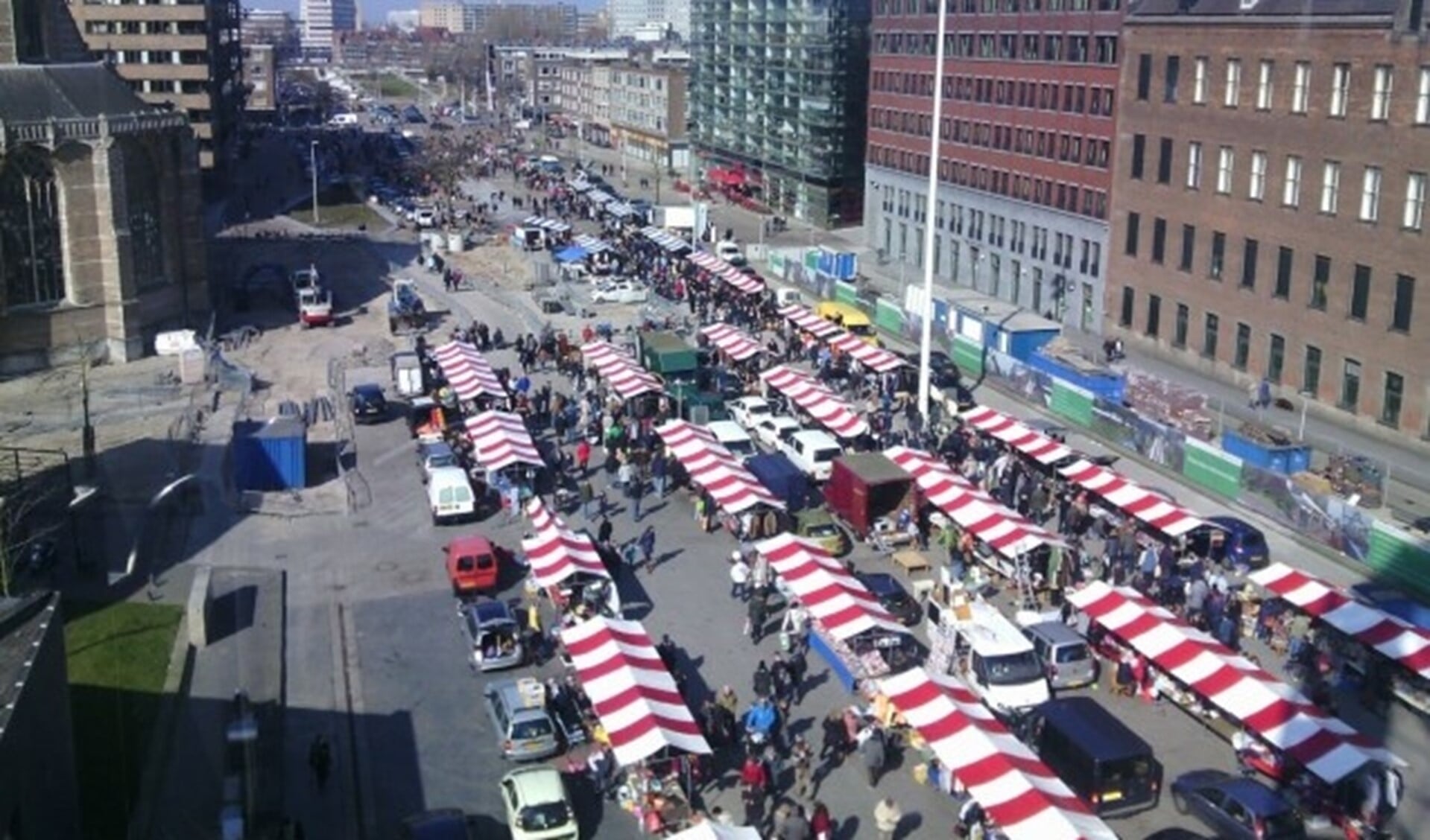 Eén van de georganiseerde markten van Zijlmans en Beukers op de Binnenrotte in 2016.