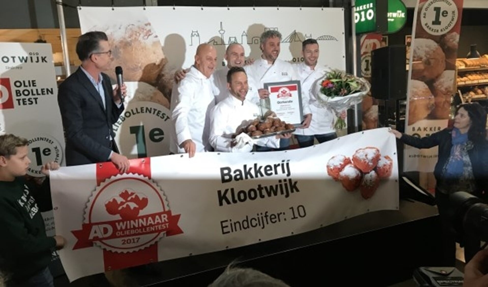 Bakker Klootwijk is nummer één geworden in de AD Oliebollentest 2017 met het cijfer 10.