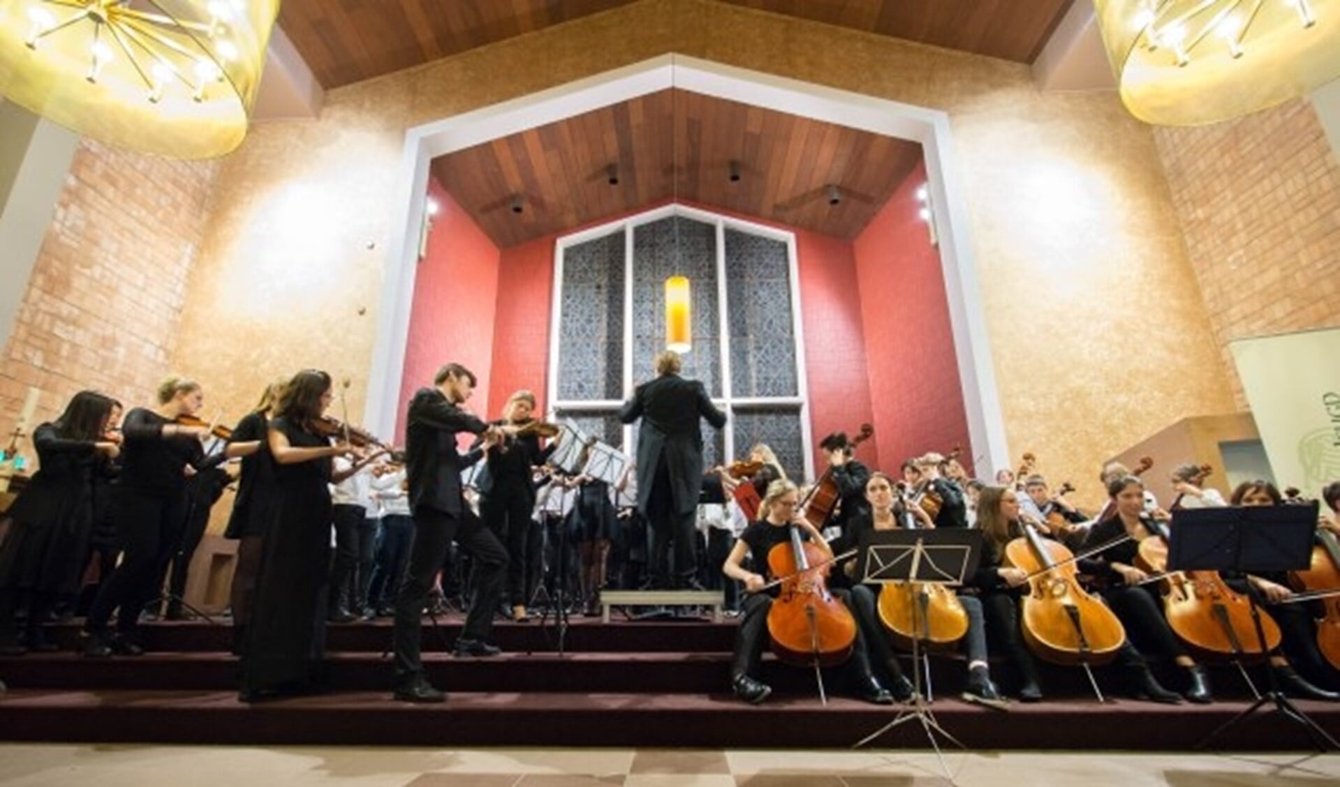 Rotterdams Junioren Orkest en Rotterdams Jeugd Symfonie Orkest tijdens eerder Kerstconcert