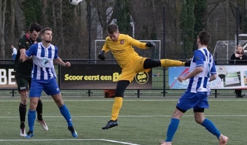 Ook keeper Massimo van Ewijk ging in de slotfase in de aanval