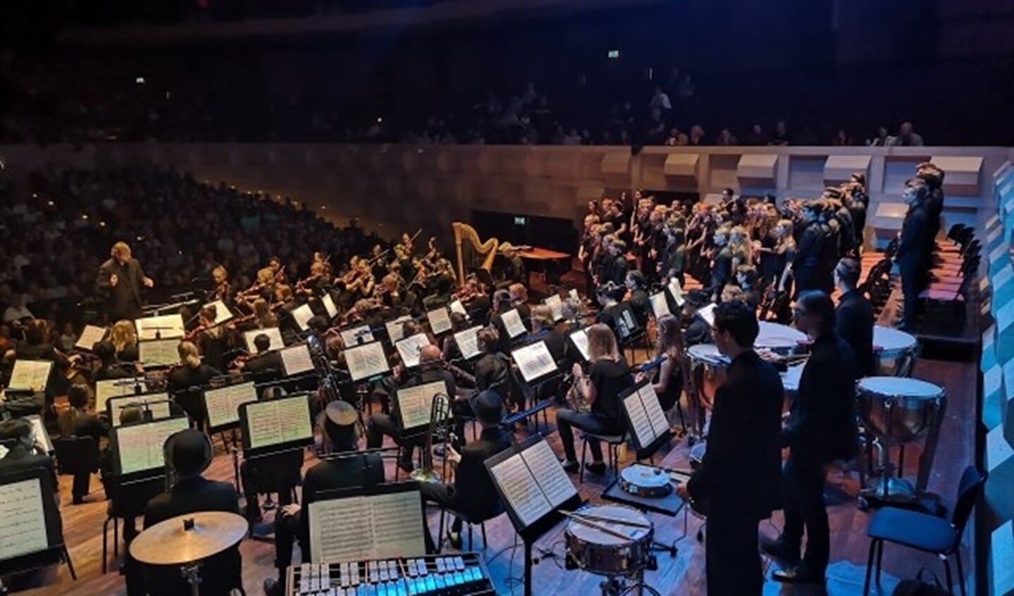 •	Rotterdams Jeugd Symfonie Orkest tijdens Vaderdagconcert Juni 2019