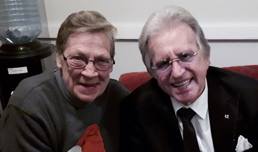 Lee Towers met zijn trouwste fan Hannie Nieboer uit Charlois.