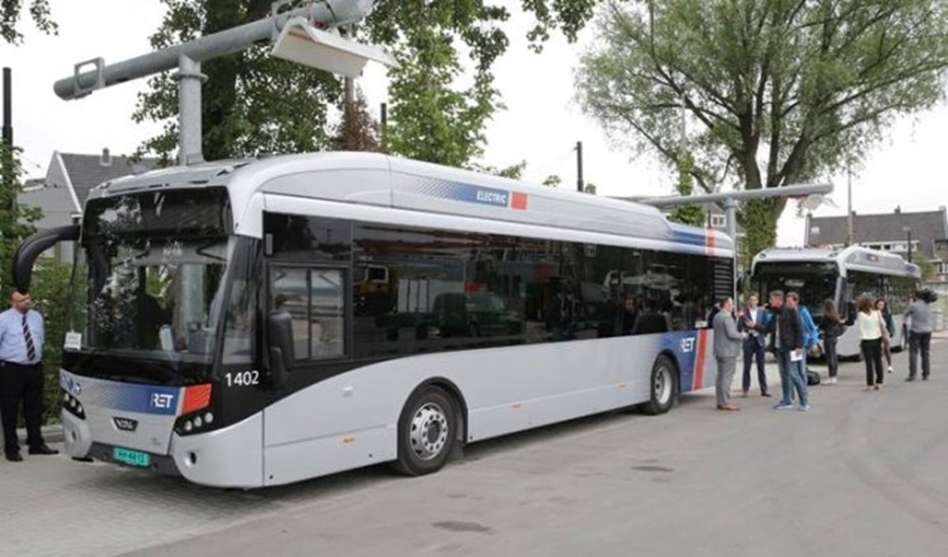 Een van de elektrische bussen van de RET die medio december 2019 gaat rijden.
