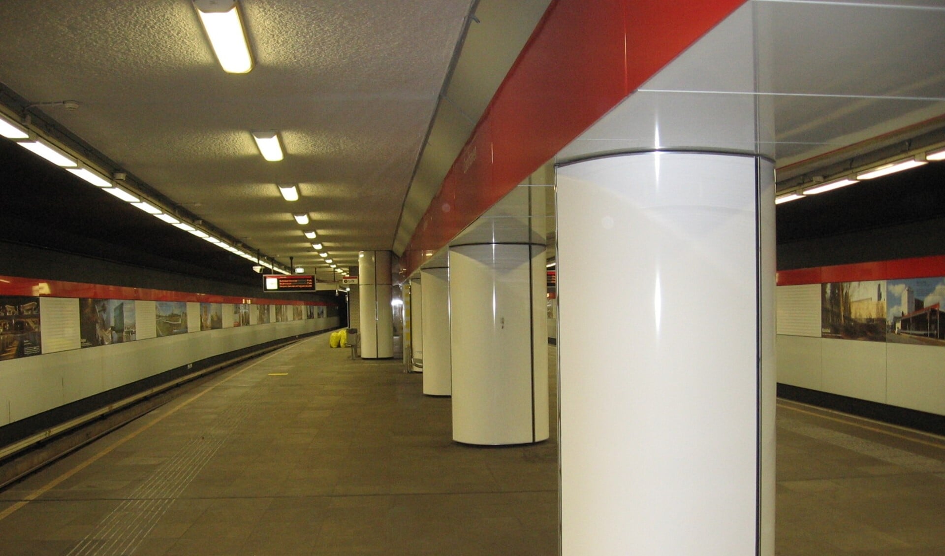 Stockfoto metrostation Coolhaven.