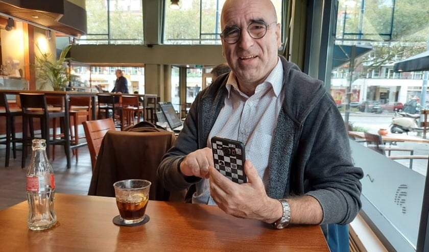 <p>Ruud Neumeijer, de Koddige Koning van de Rotterdamse schaaksport. Foto: Emile van de Velde</p>