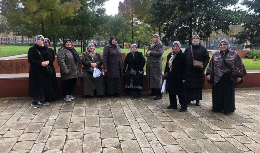 <p>Met het project 'Mijn diabetes in beweging' trekken vrouwen van vooral Turkse en Marokkaanse afkomst hun wandelschoenen aan om overgewicht en diabetes tegen te gaan. </p>