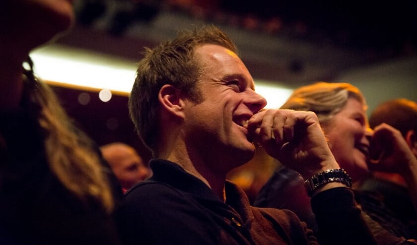 <p>Even lachen in het Nieuwe Luxor. Foto: Simple Studio </p>