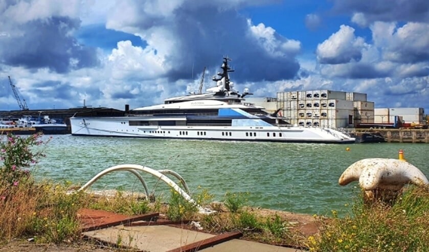 Kapitaal jacht in de Merwehaven