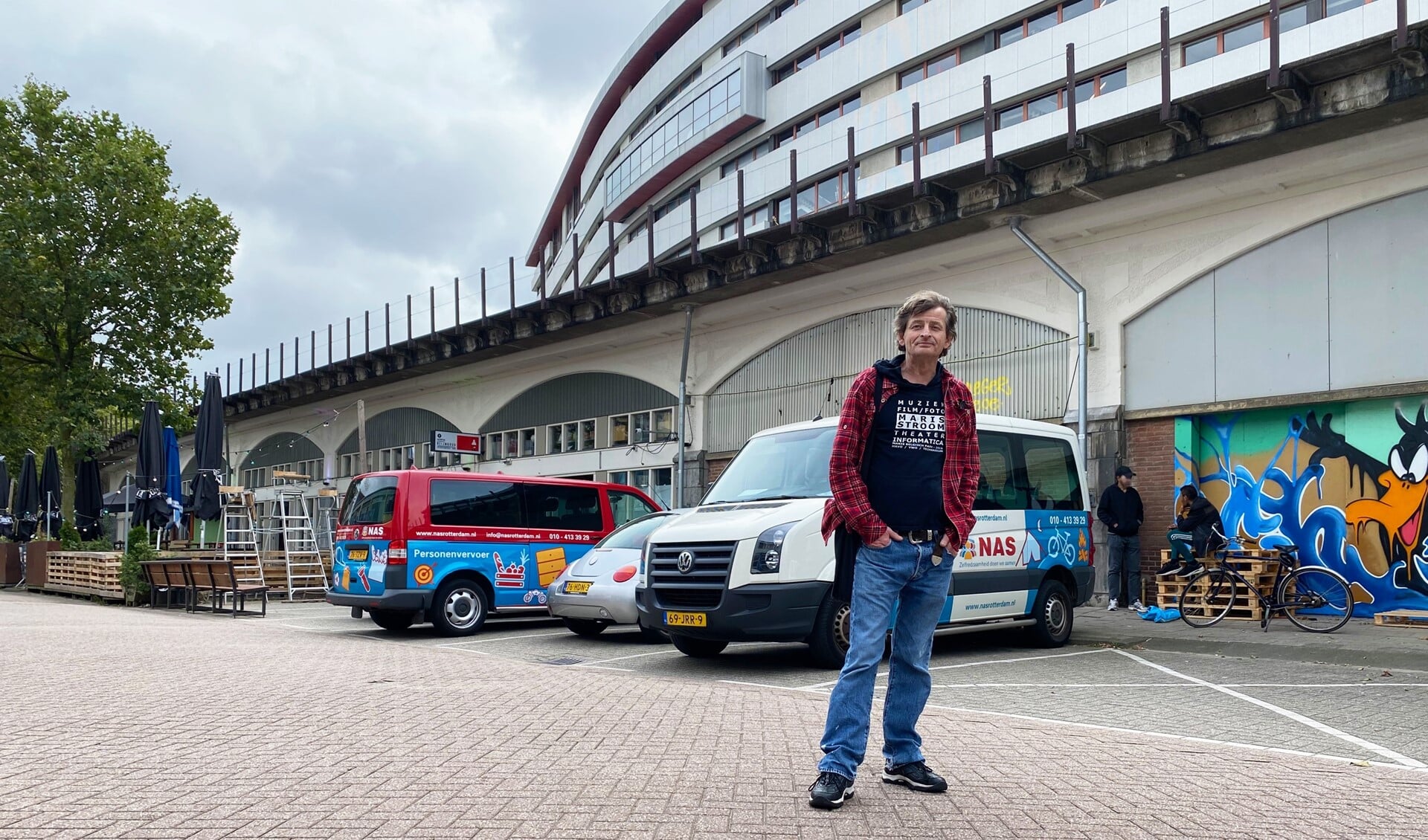 Frank van der Schee werd bekend als straatadvocaat in het RTL-programma Het Rotterdam Project van Beau van Erven Dorens.