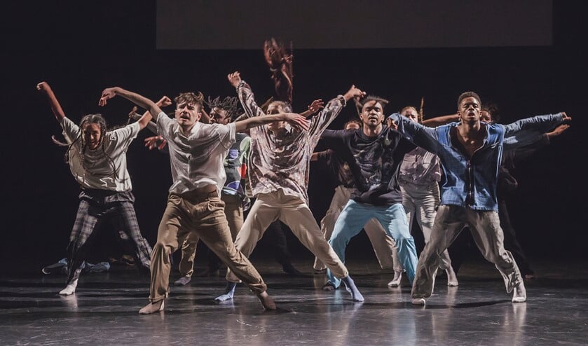 <p> Symphony of 21 door DOX, Artbeat Amsterdam en Batalo East. Foto: Les Adu</p>