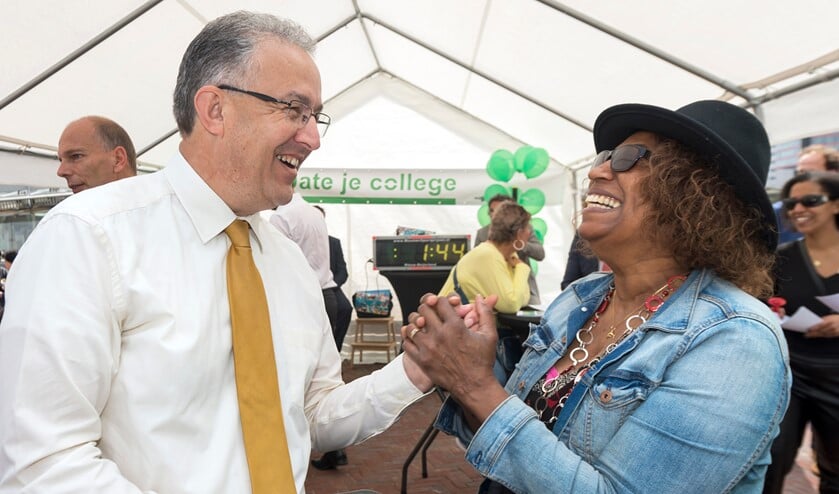 Archieffoto: Aboutaleb in gesprek met burgers tijdens 'Date je College'. Foto: David Rozing